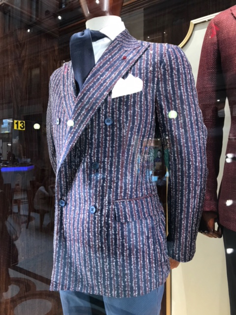 スーツ姿のビジネスマン